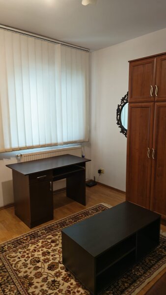 Badea Cartan, ap 2 cam la curte