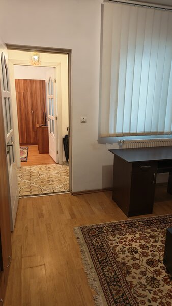 Badea Cartan, ap 2 cam la curte