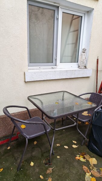 Badea Cartan, ap 2 cam la curte